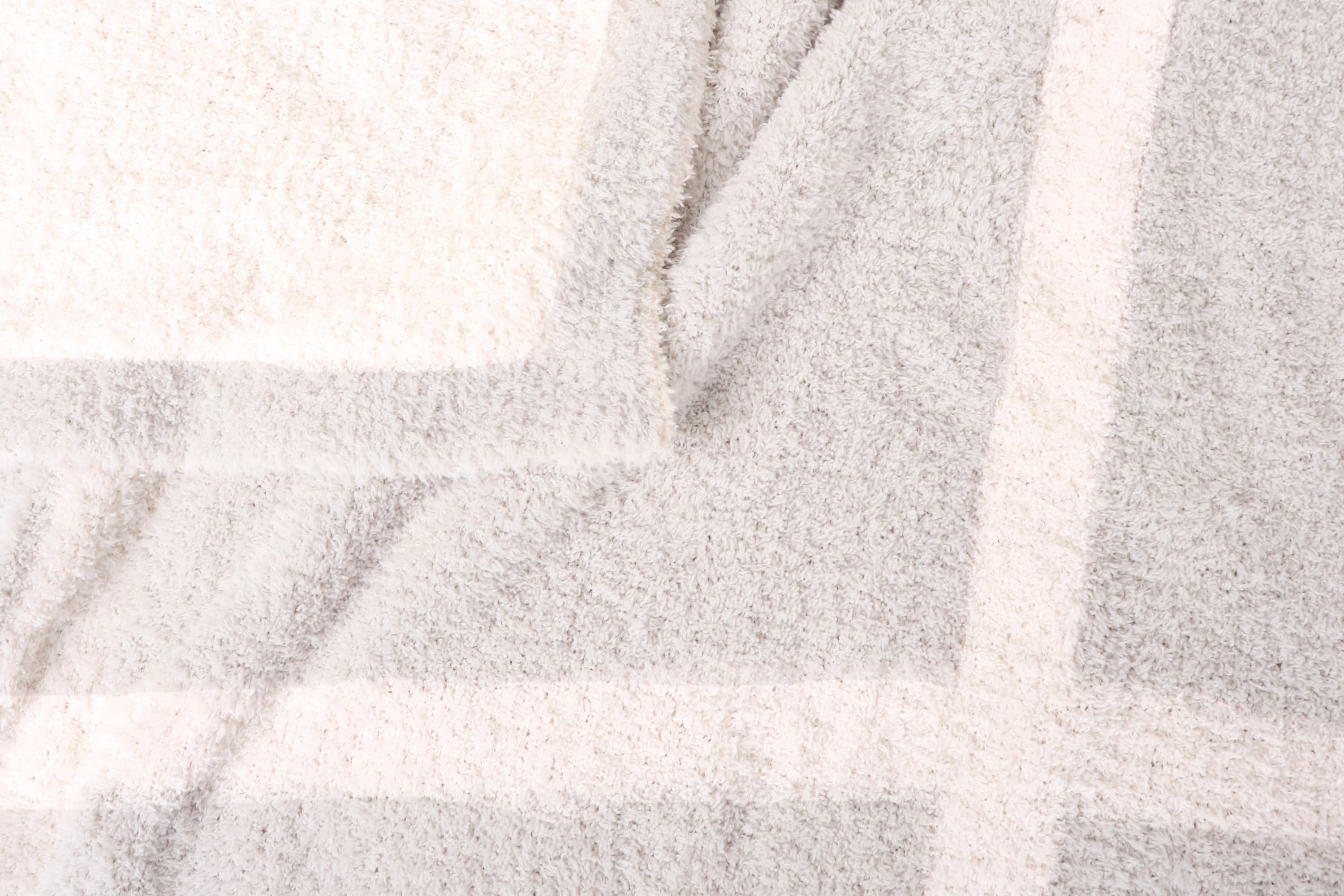 Cozy Stretch Throw Blanket